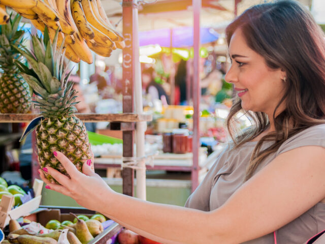 Cara Memilih Buah Segar Berkualitas untuk Dijual Kembali