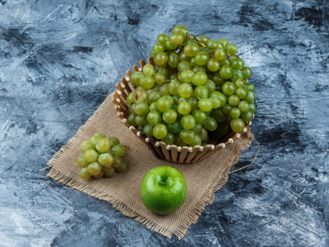 Anggur Hijau Import: Panduan Lengkap Varietas, Manfaat, Harga & Tips Membelinya