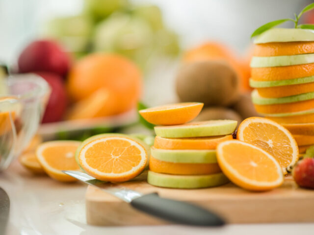 Buah yang Mengandung Vitamin C Tinggi: Daftar Lengkap, Manfaat, dan Tips Konsumsi